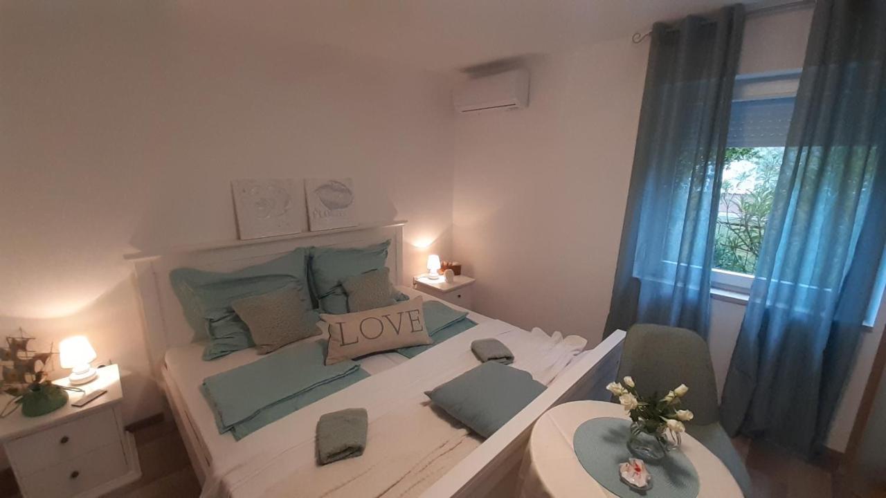 Villa Elke Maria With Overflow Pool And Hydromassage Novigrad Istria المظهر الخارجي الصورة