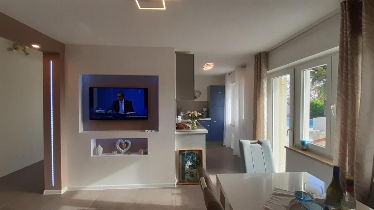 Villa Elke Maria With Overflow Pool And Hydromassage Novigrad Istria المظهر الخارجي الصورة