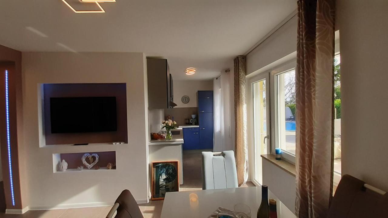 Villa Elke Maria With Overflow Pool And Hydromassage Novigrad Istria المظهر الخارجي الصورة