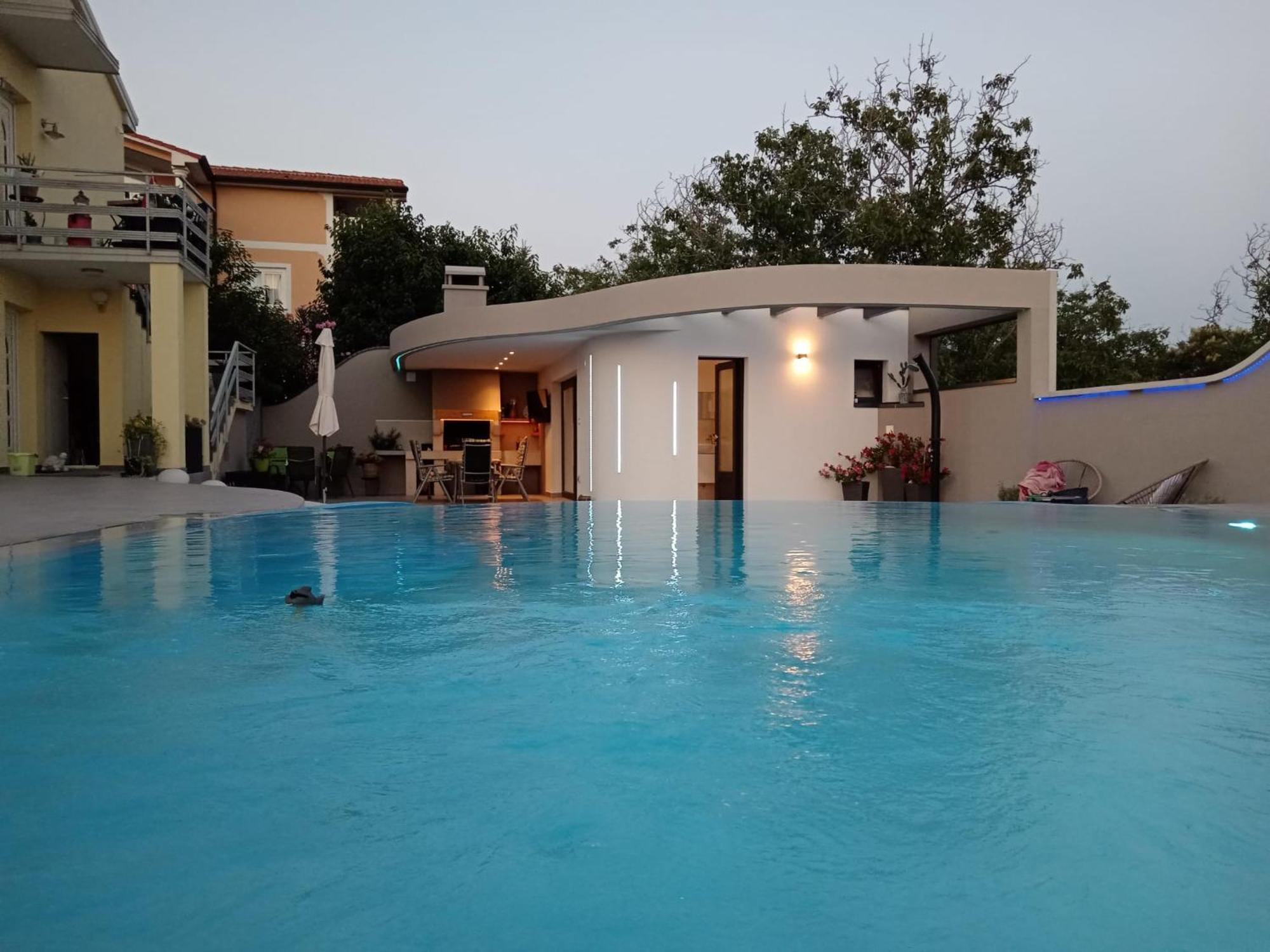 Villa Elke Maria With Overflow Pool And Hydromassage Novigrad Istria المظهر الخارجي الصورة